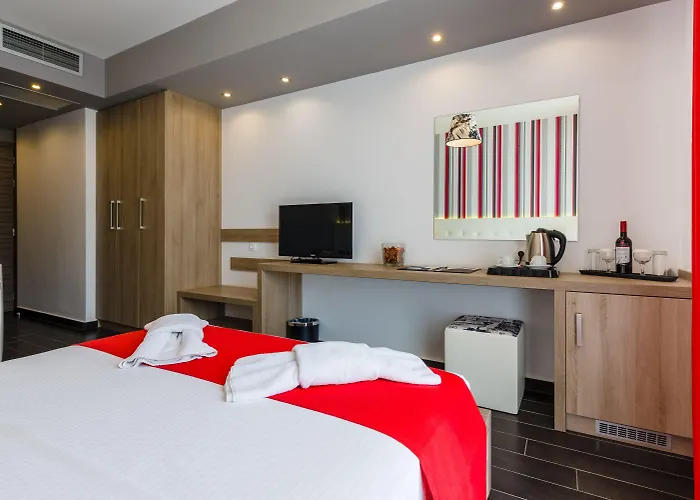 Lagaria 4* أفيتوس