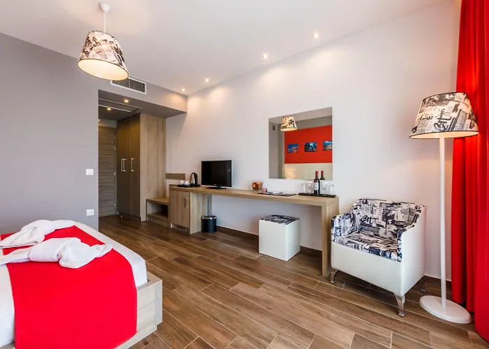 فندق Lagaria 4*