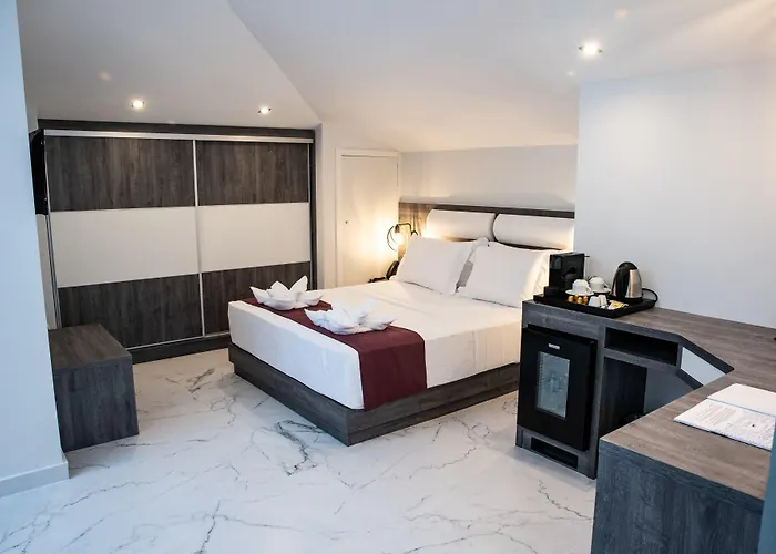 فندق Lagaria 4*