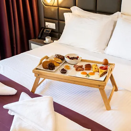 Hotel Lagaria 4*
