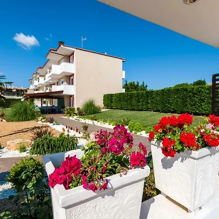 Lagaria 4* Afytos